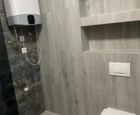 Apartmán se zahradou v nové moderní rezidenci na Čiovo, Trogir - pic 13