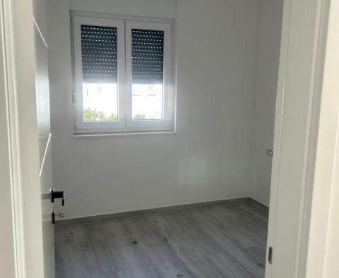 Apartmán se zahradou v nové moderní rezidenci na Čiovo, Trogir - pic 16