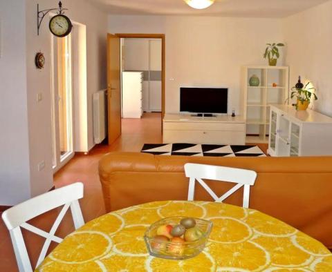 Дом с апартаментами в 200 м от моря, в красивом Ровине - фото 15