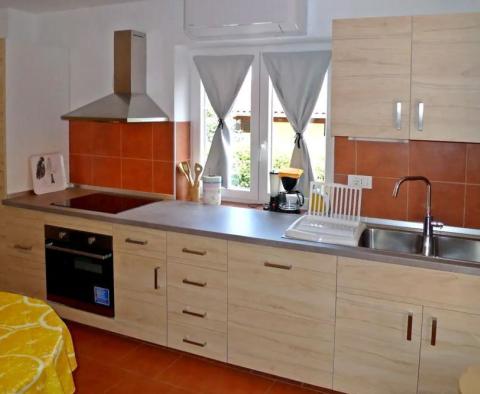 Дом с апартаментами в 200 м от моря, в красивом Ровине - фото 16