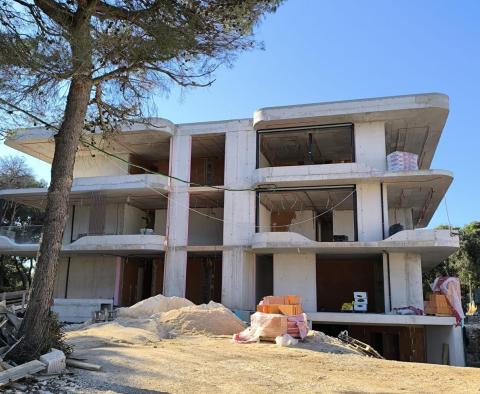 Niepowtarzalna rezydencja 5***** z basenem w Rovinj z pocztówkowymi widokami, w pierwszym rzędzie do morza, po drugiej stronie parku! - pic 33