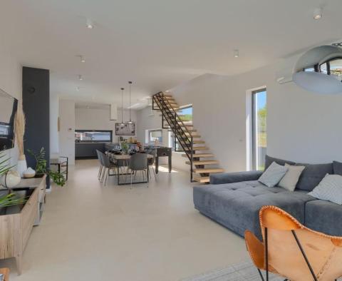 Light and bright quality villa in Galizana - pic 5