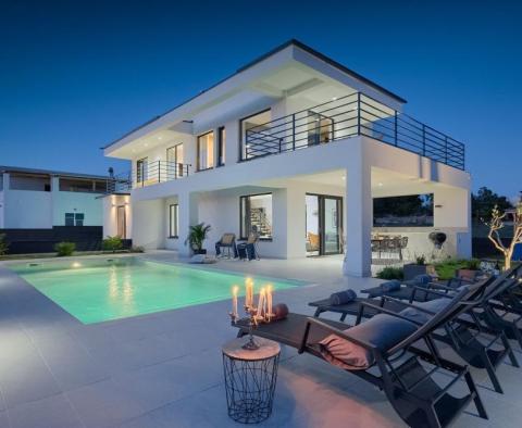 Light and bright quality villa in Galizana - pic 19