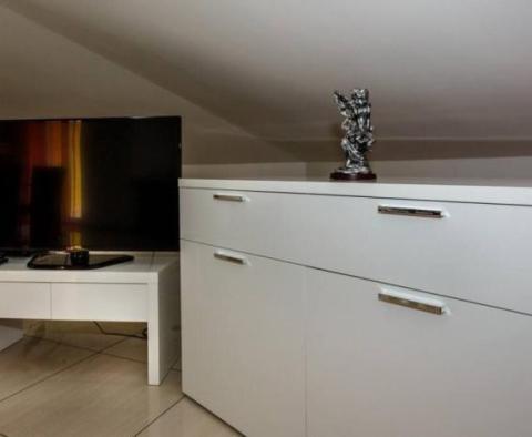 Appartement au dernier étage de 66 m2 avec vue mer à Vrbnik, île de Krk - pic 8