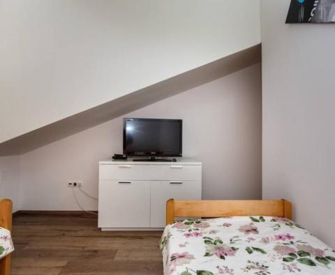 Appartement au dernier étage de 66 m2 avec vue mer à Vrbnik, île de Krk - pic 12
