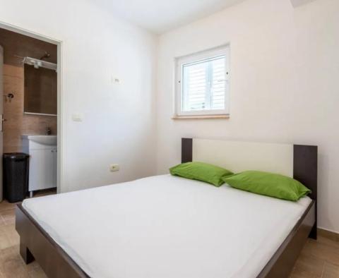Apartmánový dům v Bašce Vodě s bazénem - pic 11