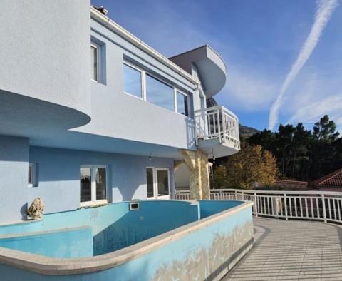 Apartmánový dům v Bašce Vodě s bazénem - pic 4
