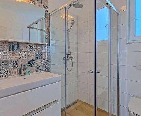 Kényelmes, modern villa úszómedencével Marcanában - gyönyörű ingatlan vásárolható! - pic 49