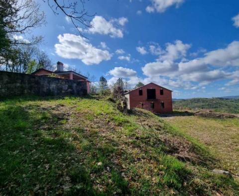 Fantastyczne osiedle w Buzet składające się z 4 budynków mieszkalnych i jednego budynku mieszkalno-biznesowego, otwarty widok na przyrodę i jezioro - pic 29