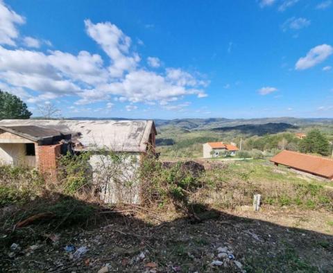 Fantastyczne osiedle w Buzet składające się z 4 budynków mieszkalnych i jednego budynku mieszkalno-biznesowego, otwarty widok na przyrodę i jezioro - pic 35