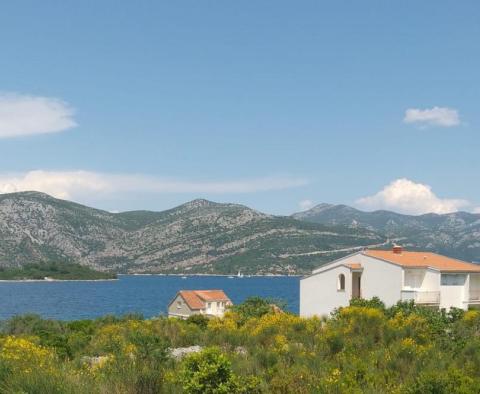 Terrain urbain sur la magnifique île de Korcula à 50 m de la mer - pic 2