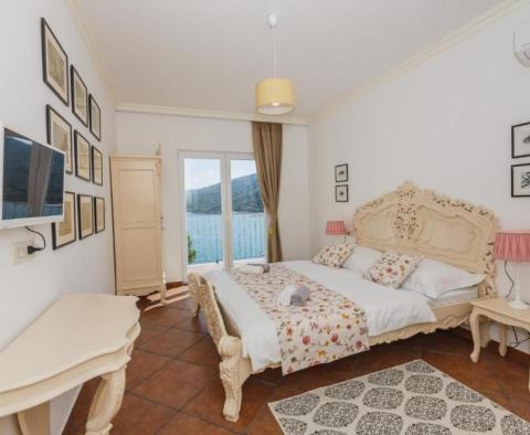 Luxus villa a tenger 1. sorban, szemben a magas színvonalú kikötővel - pic 9
