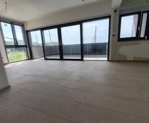 Luksusowy apartament w Jadranovo w pierwszym rzędzie do morza - pic 12