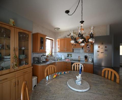 fantasztikus penthouse Rabacban, lélegzetelállító kilátással a tengerre és garázzsal - pic 16