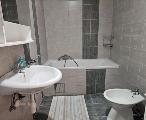 Apartament z widokiem na morze i garażem w Banjol na Rabie, 200 metrów od morza - pic 16