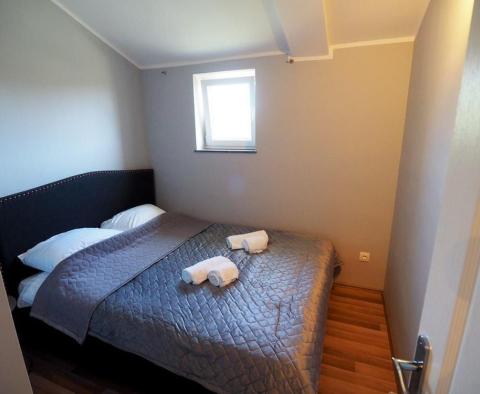 Penthouse im äußerst beliebten Stadtteil Stoja von Pula, nur 100 Meter vom Meer entfernt! - foto 7