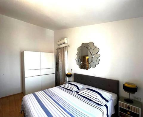 Velký penthouse se 3 ložnicemi na Čiovo, Trogir, 100 metrů od moře - pic 15