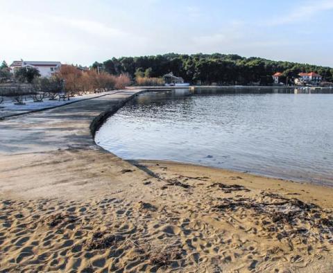 Großes Stadtgrundstück auf der Insel Pasman, 60 Meter vom Strand entfernt - foto 8