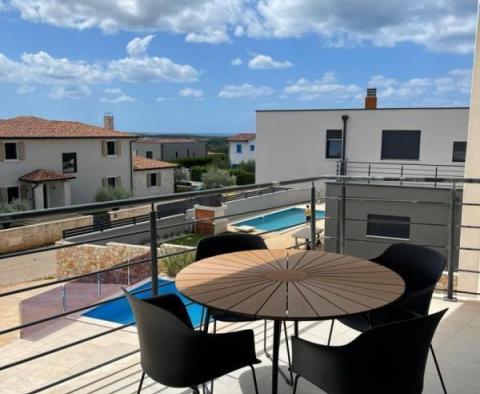 Apartmán s bazénem v Poreči - pic 2