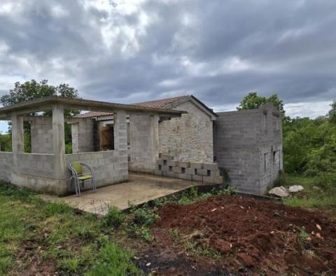 Maison dans la région de Rovinj, à 6 km de la mer ! - pic 4