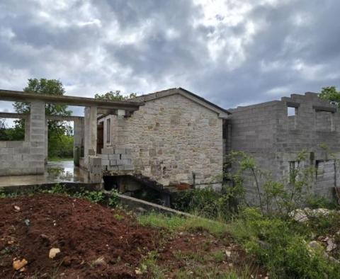 Maison dans la région de Rovinj, à 6 km de la mer ! - pic 9