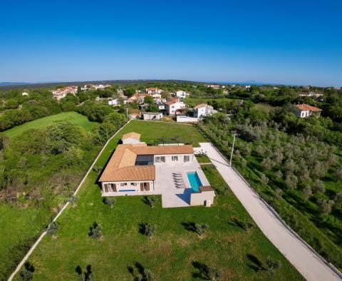 Beautiful modern villa for sale in Valtura-Liznjan area of half a hectare of land - pic 45