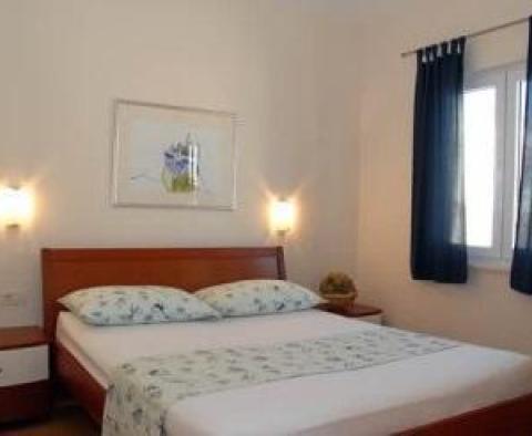 Ausgezeichnetes Hotel an der Makarska Riviera zum Verkauf direkt am Strand! - foto 5