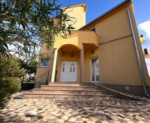 Многоквартирный дом с 5 жилыми единицами в Валбандоне, Фажана! - фото 3