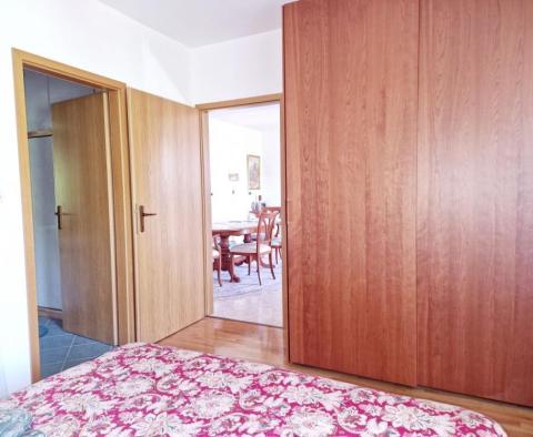 Zwei-Zimmer-Wohnung mit kleinem Garten, Sommerküche und Parkplatz - foto 11