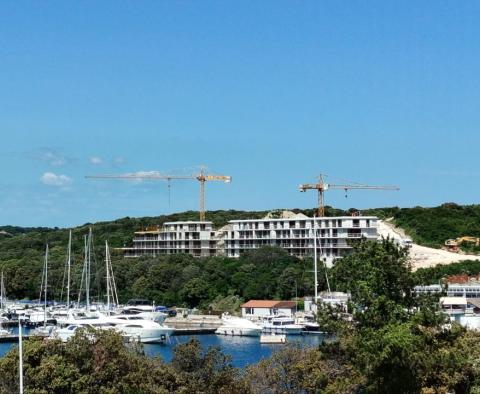 Luxusní rezidence PORTO PULA v 1. linii do přístavu pro luxusní jachting! - pic 12