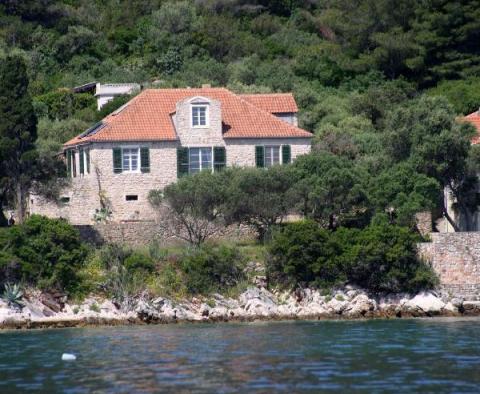 Villa St.Antonio is just 20m from the sea and beach with a walking path 3m wide to the sea. - pic 7