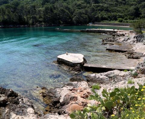 Villa St.Antonio is just 20m from the sea and beach with a walking path 3m wide to the sea. - pic 4