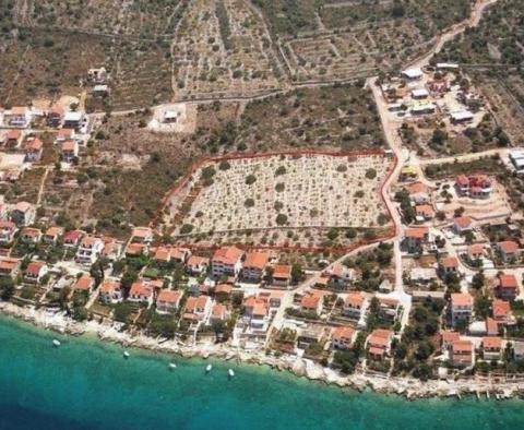 Ein wunderschönes, urbanisiertes Grundstück mit herrlichem Meerblick, Ražanj, Sibenik 