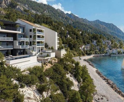 Fantastická moderní vila s bazénem a výtahem na 1. linii k moři v Mimice, Omišská riviéra 