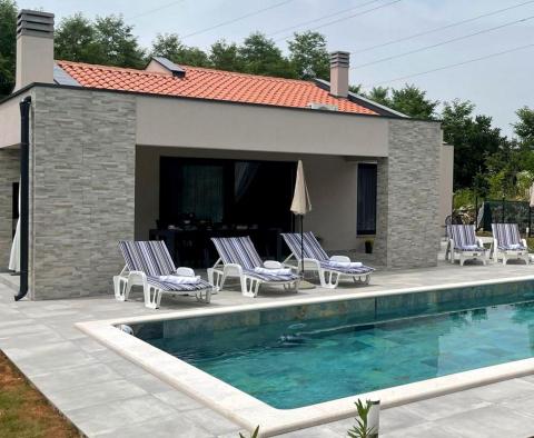 Villa avec piscine en bordure du village dans le quartier de Labin-Rabac 