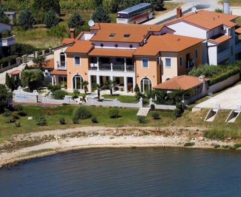 Un hôtel unique en bord de mer en première ligne de mer à Medulin ! 
