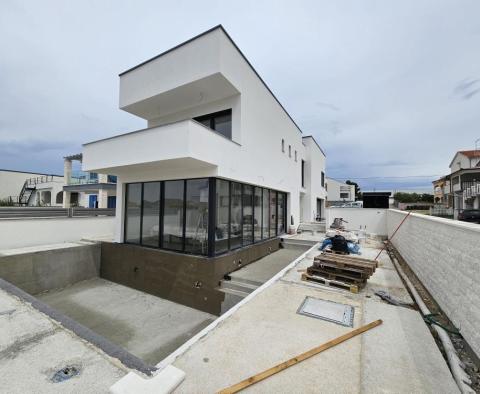 Villa mit Pool in Vrsi, Zadar, Neubau 