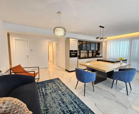 Luxusní 3-ložnicový apartmán 200m od pláže a centra města Rovinj 
