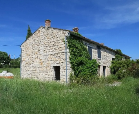 Land complex of 138 800 sq.m. in Rovinj area with impressive antiquity, 5 km from the sea 
