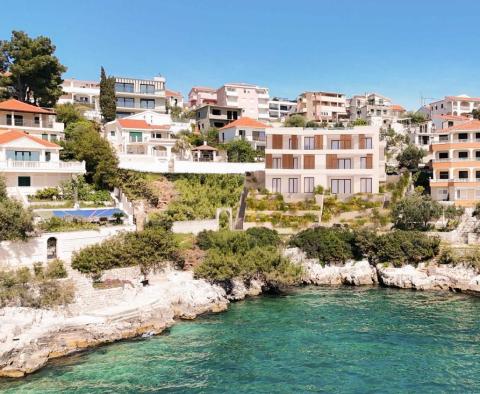 Lux apartment with garden on Ciovo - 1st line to the sea 