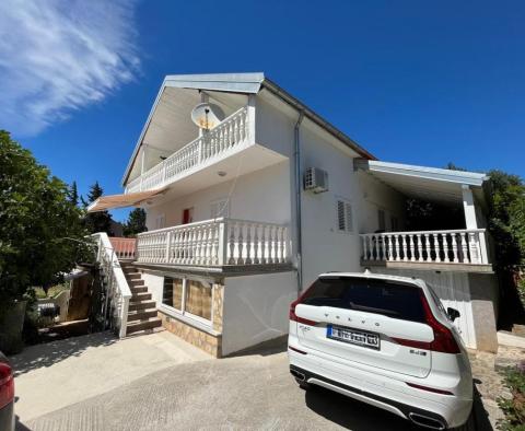 Wonderful house with 2 apartments in Gornji Karin, Zadar county 