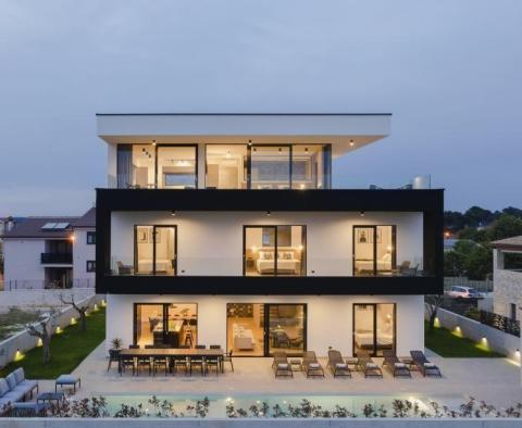 Modern villa with pool and sea view in Pula, for sale 
