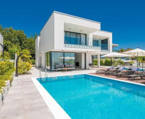 Moderní vila s panoramatickým výhledem na moře v Opatiji, na prodej 
