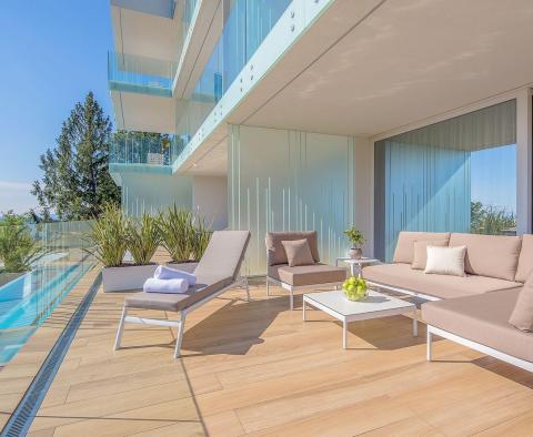 Luxurious apartment in a new building with a pool, view, 150m from the sea in Opatija, for sale 