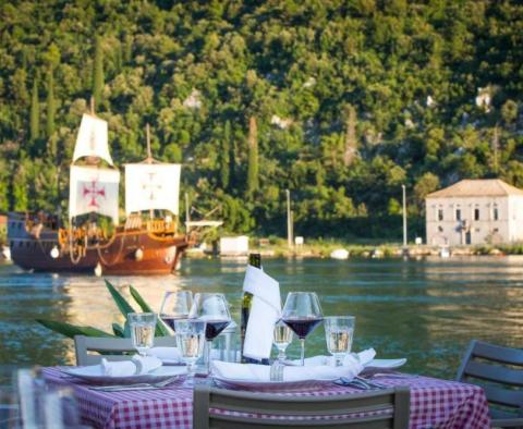 Hôtel unique en 1ère ligne de mer dans la région de Dubrovnik, à vendre 
