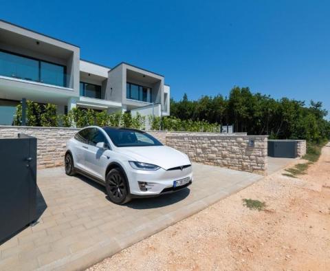Villa medencével Umagban 1 km-re a tengertől, eladó 