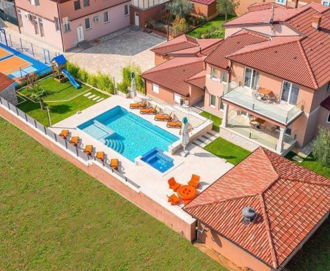 Propriété idéale pour le tourisme à Loborika près de Pula, à vendre 