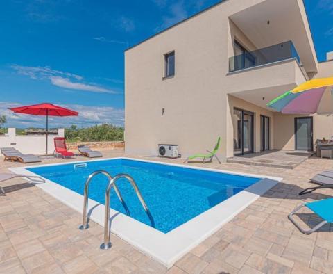 Luxury semi-detached villetta in Sibenik area, for sale 