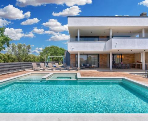 New 5***** villa in Peroj, 500 meter from the beach, for sale 