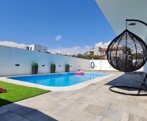 Új építésű villa Vodicében, eladó 